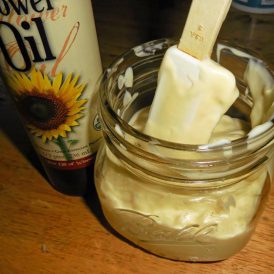 Homemade Condiments Offer Better Quality, Less Plastic Waste Image